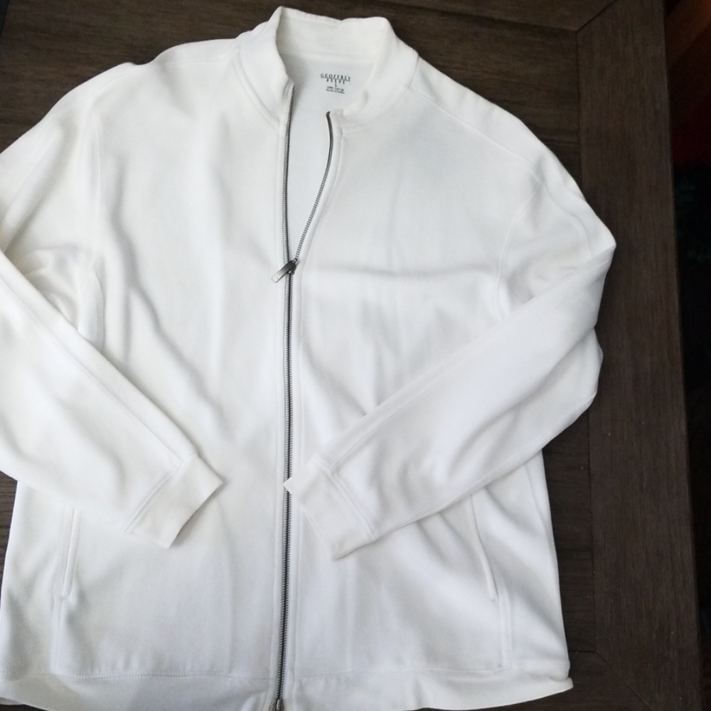 Geoffrey Beene Size Large zippered sweater.